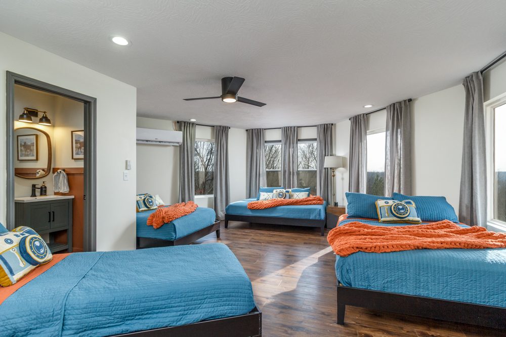 Riverfront Lodge - Image 5