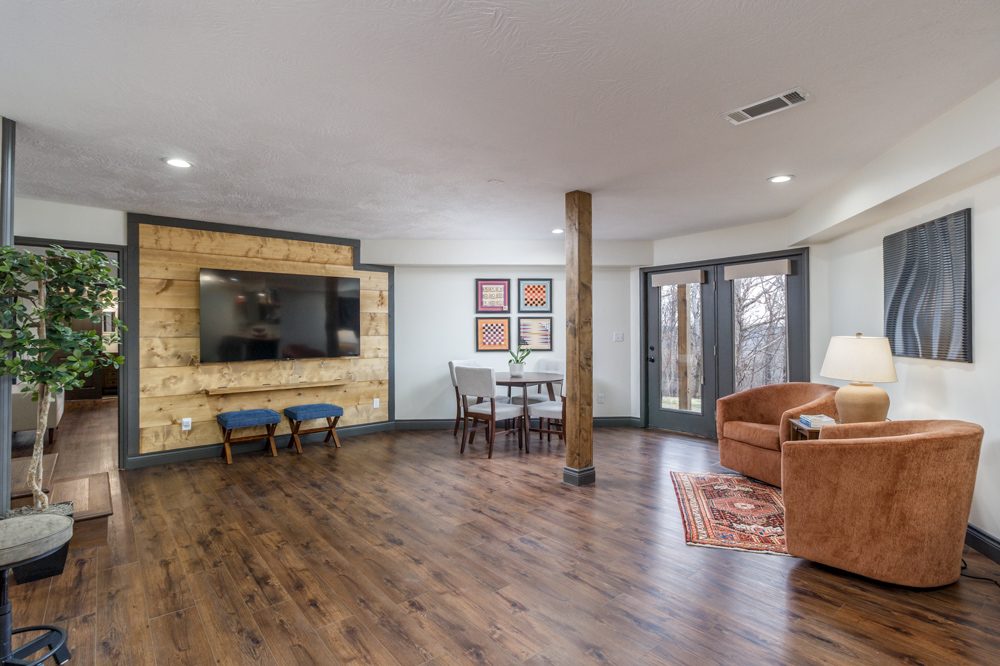 Riverfront Lodge - Image 7