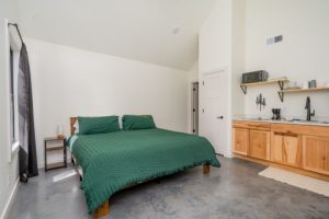 Misty River Suites-102